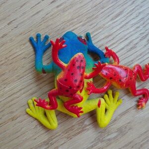 Three Rubber Frogs Fun Amphibian Garden Nature The Great Outdoors Summer Toys